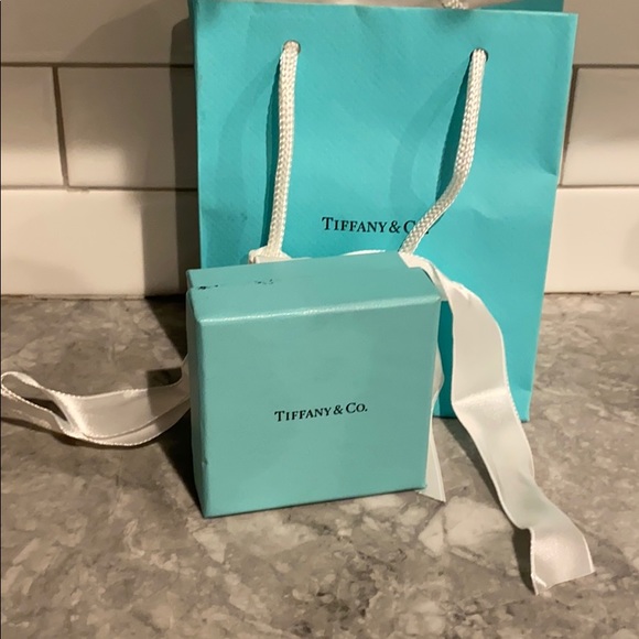 Tiffany & Co 1837 interlocking circles pendent - Picture 6 of 6